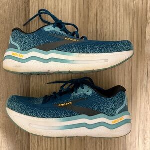 Brooks shoes